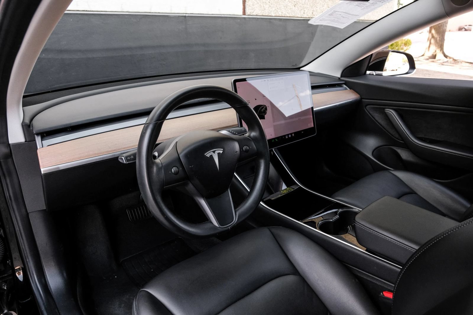Used 2018 Tesla Model 3 Long Range RWD image 2