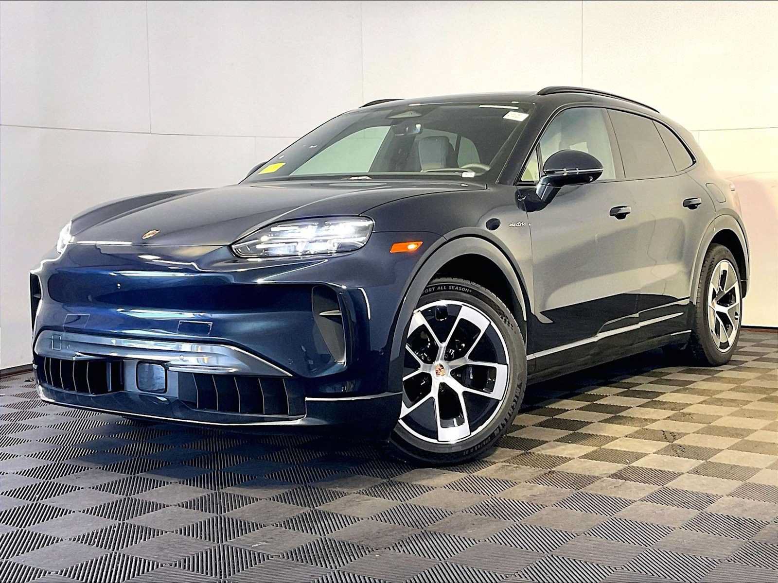 New 2026 Porsche Cayenne Electric AWD/4WD image 1