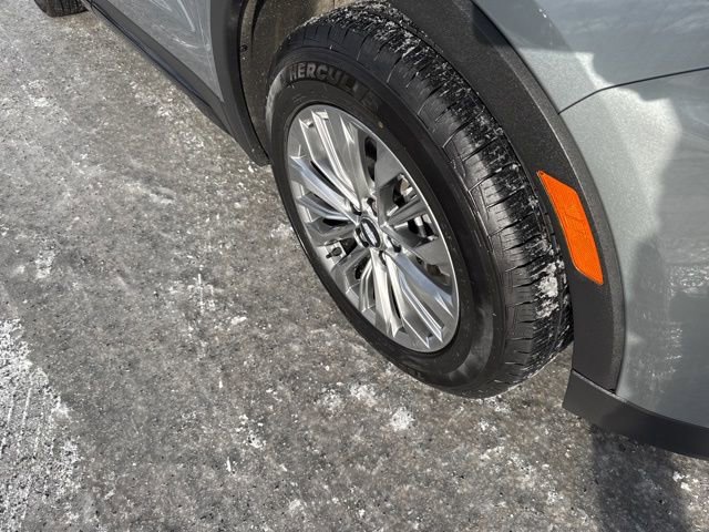 Used 2024 Cadillac XT4 Premium Luxury AWD/4WD image 39