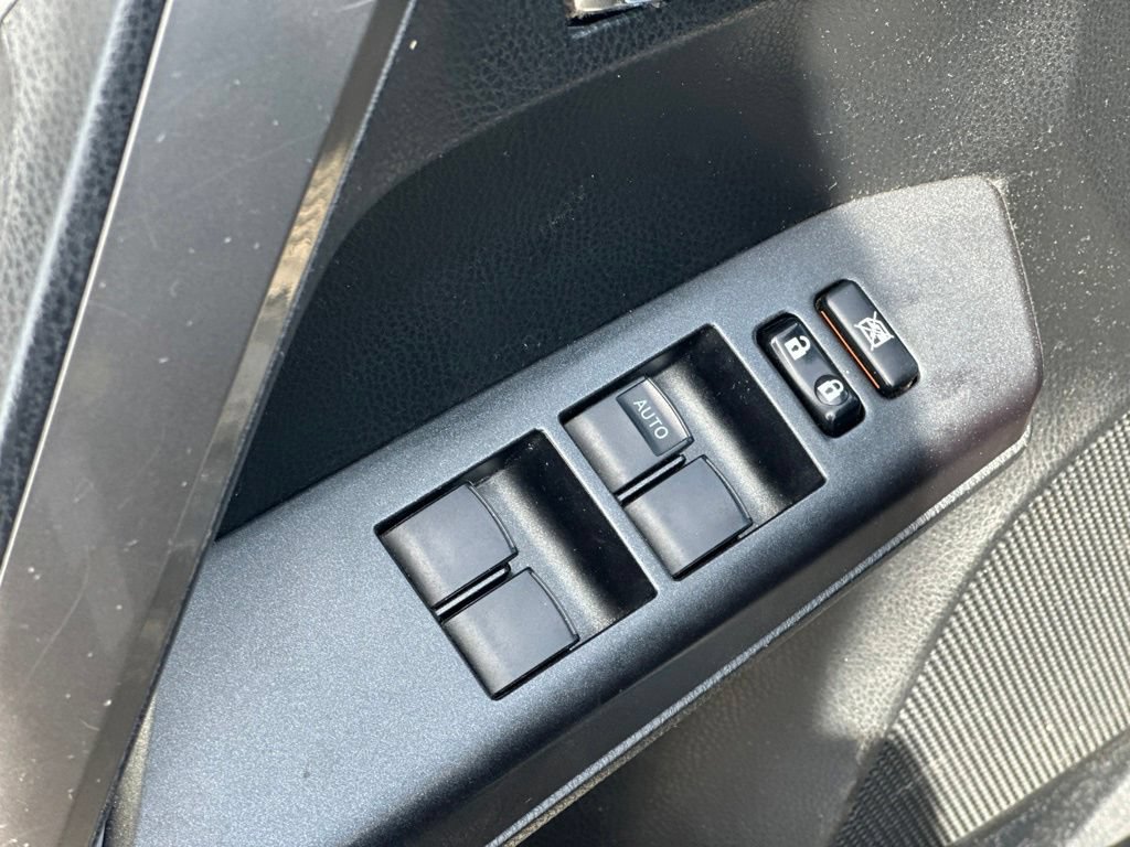 Used 2017 Toyota RAV4 XLE AWD/4WD image 16