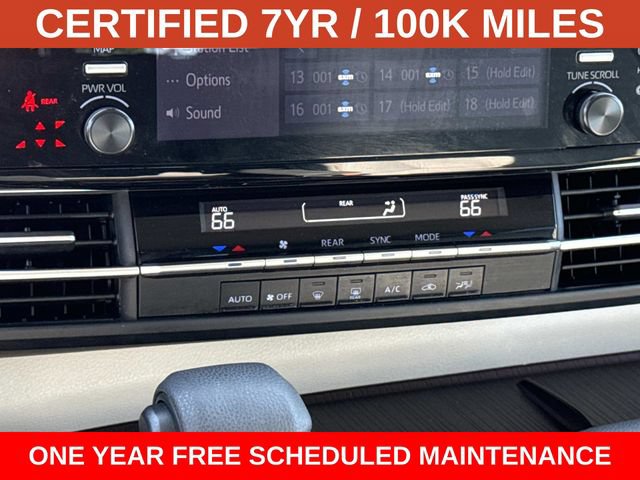 Used 2024 Toyota Sienna LE FWD image 21
