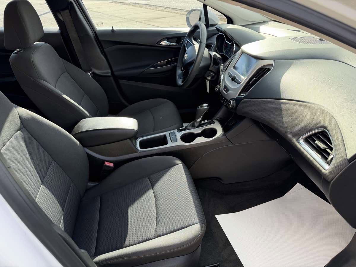 Used 2018 Chevrolet Cruze LS image 18