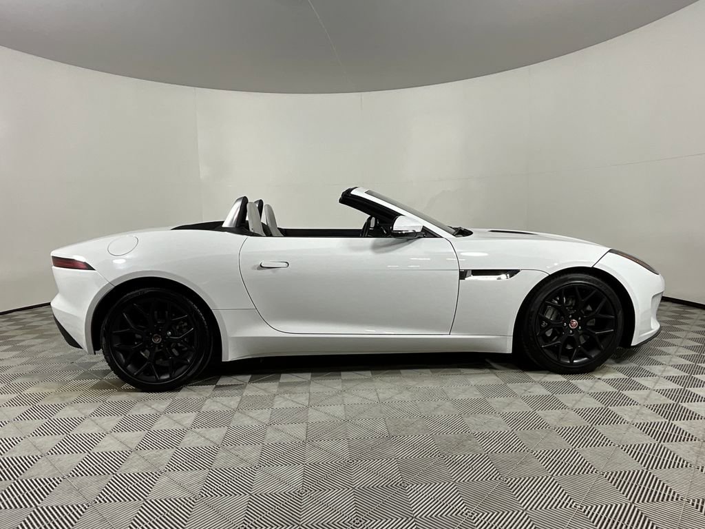Used 2020 Jaguar F-TYPE Convertible RWD image 8
