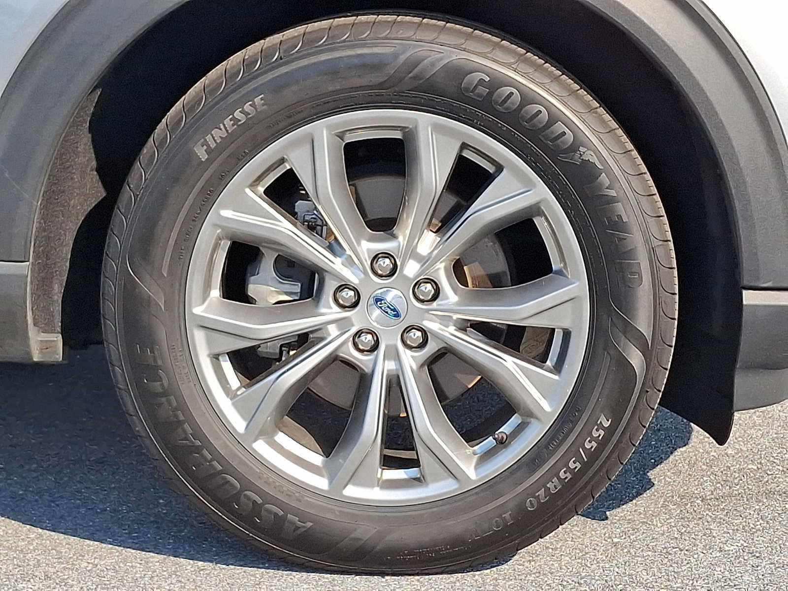 Certified 2023 Ford Explorer XLT w/ Equipment Group 202A AWD/4WD image 8