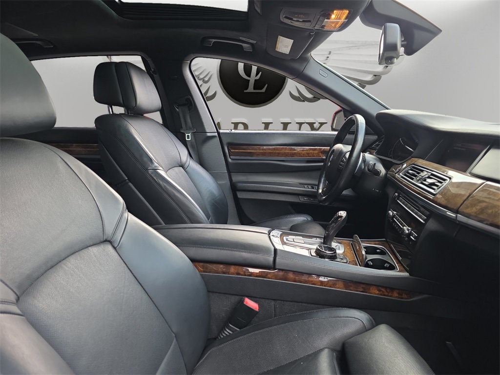 Used 2015 BMW 750Li image 15