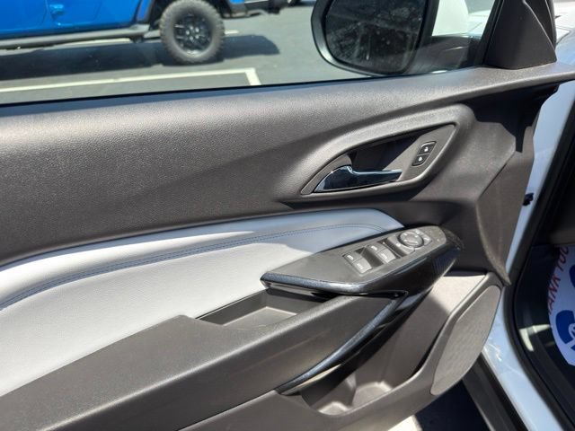 New 2026 Chevrolet Trax LT w/ LT Convenience Package FWD image 11