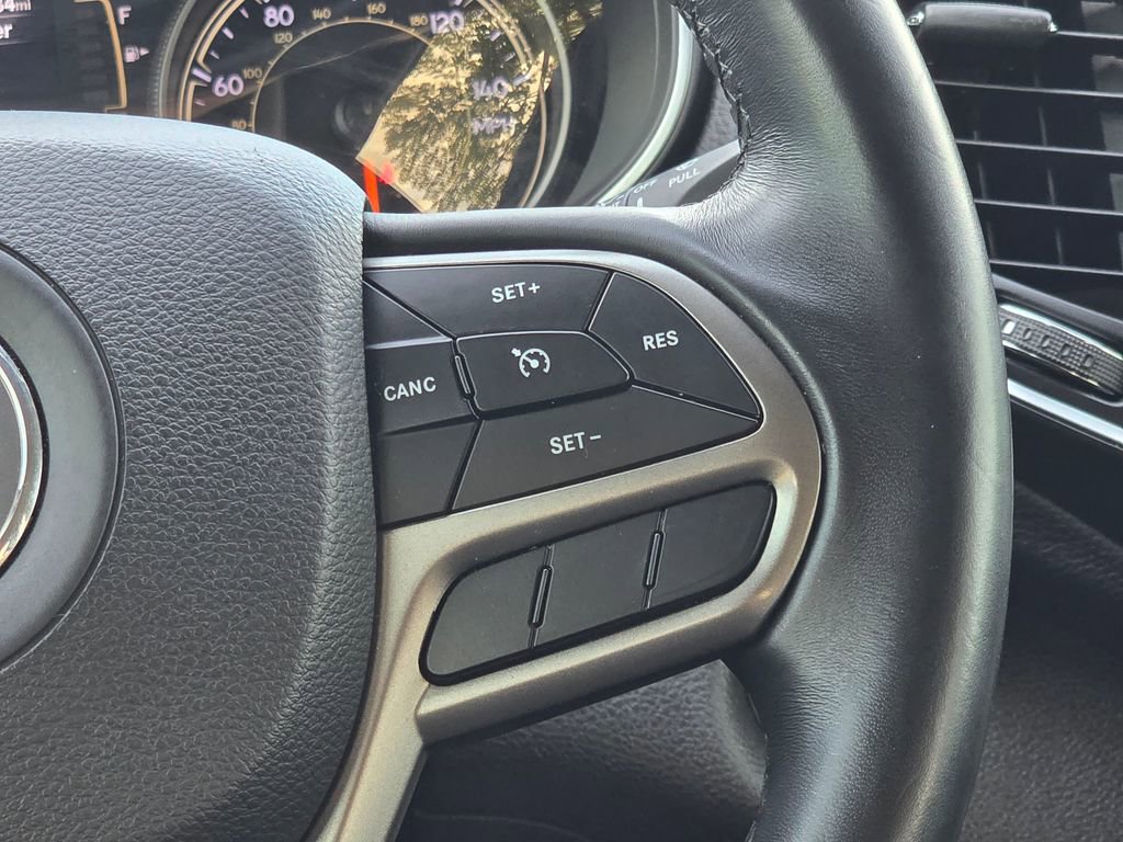 Used 2019 Jeep Cherokee Latitude Plus image 18