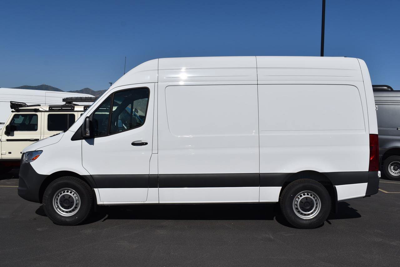 Used 2024 Mercedes-Benz Sprinter 2500 image 4