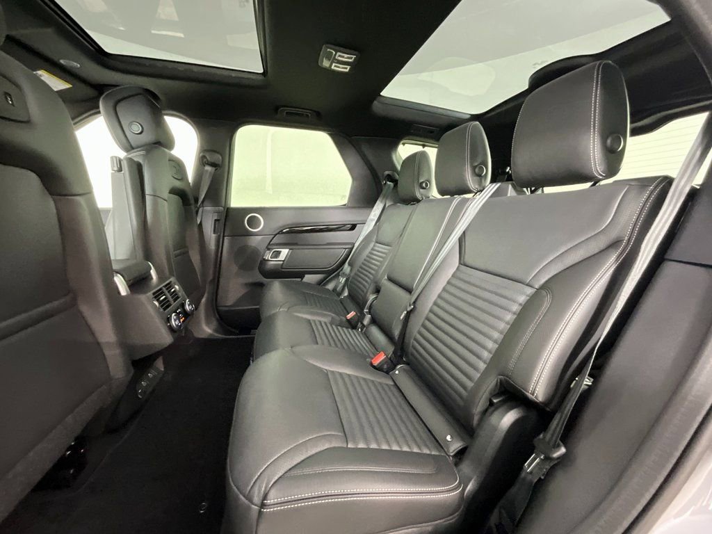 New 2026 Land Rover Discovery S AWD/4WD image 5