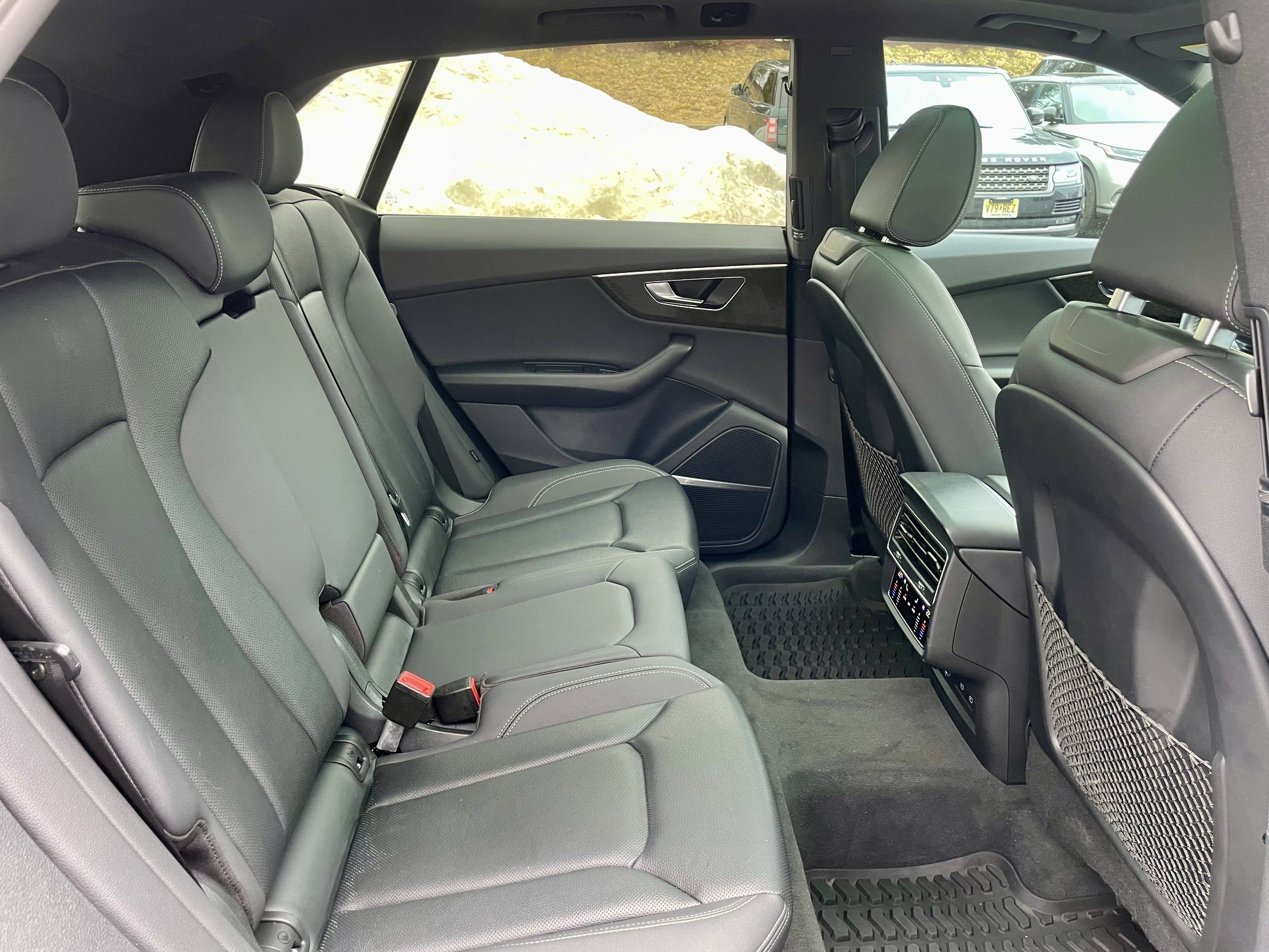 Used 2022 Audi Q8 Premium Plus w/ Premium Plus Package image 31