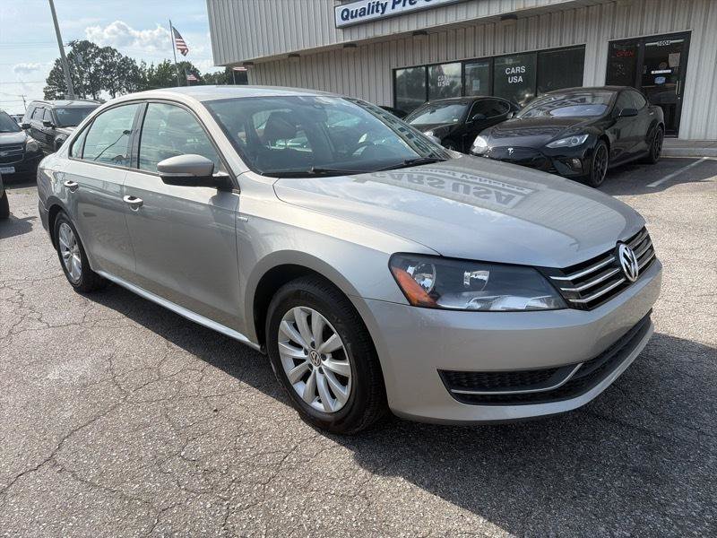 Used 2014 Volkswagen Passat 1.8T Wolfsburg Edition FWD image 2
