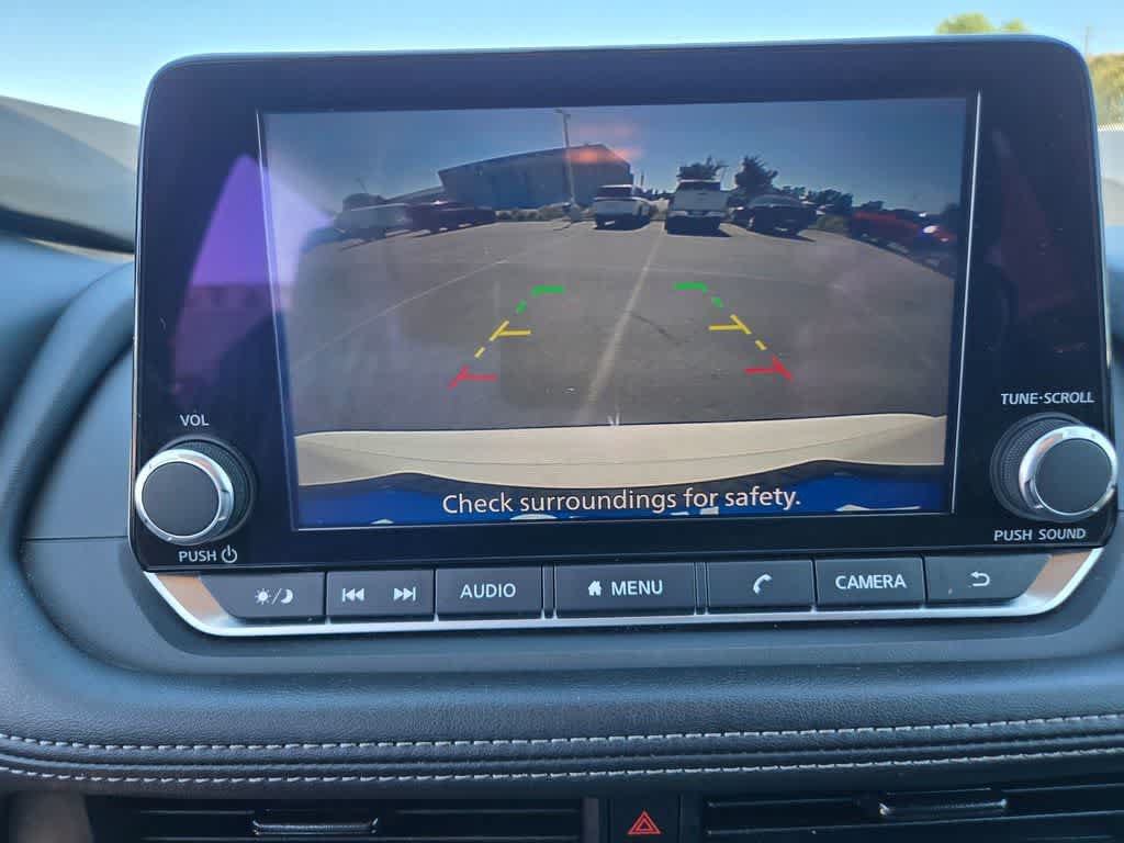 Used 2024 Nissan Rogue S AWD/4WD image 3