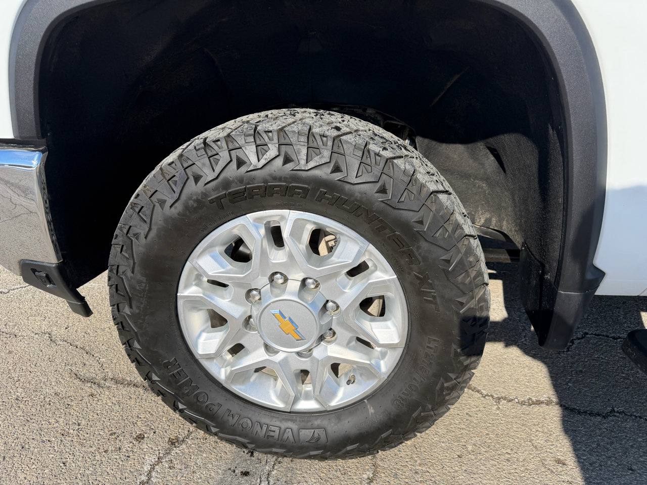 Used 2024 Chevrolet Silverado 2500 LT image 12