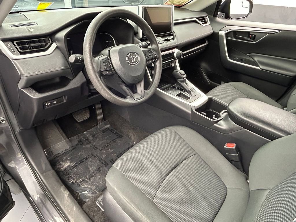 Used 2024 Toyota RAV4 LE FWD image 13