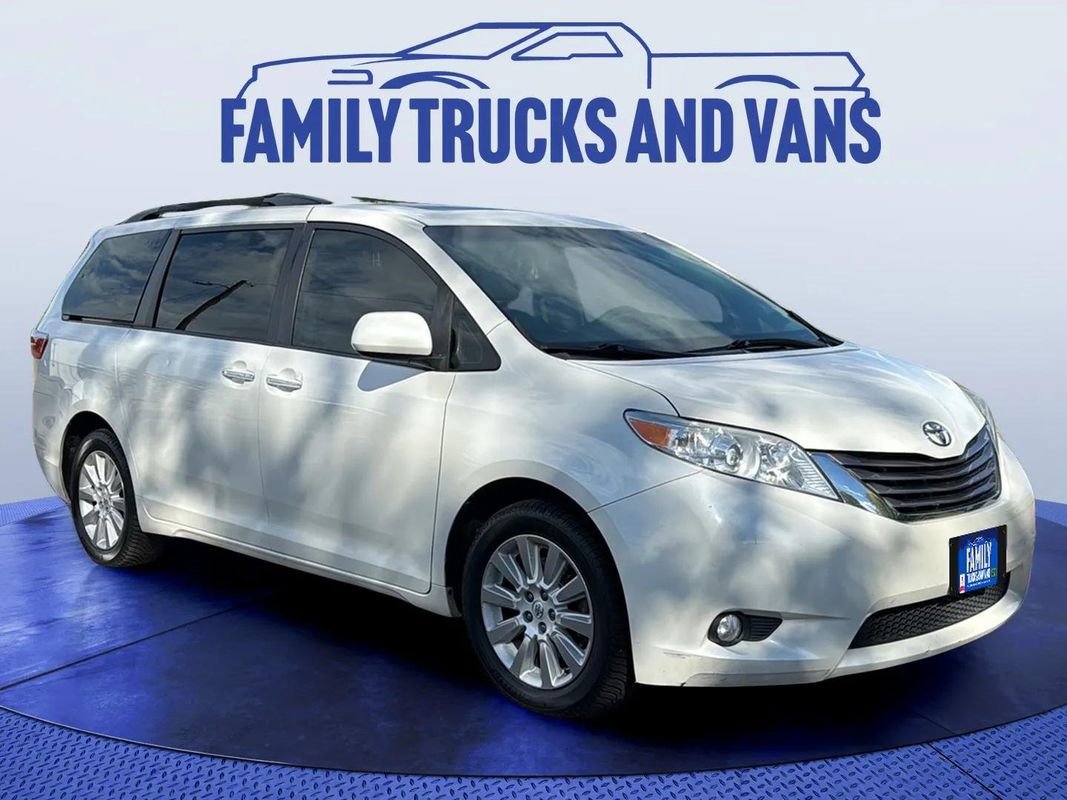 Used 2015 Toyota Sienna XLE image 7