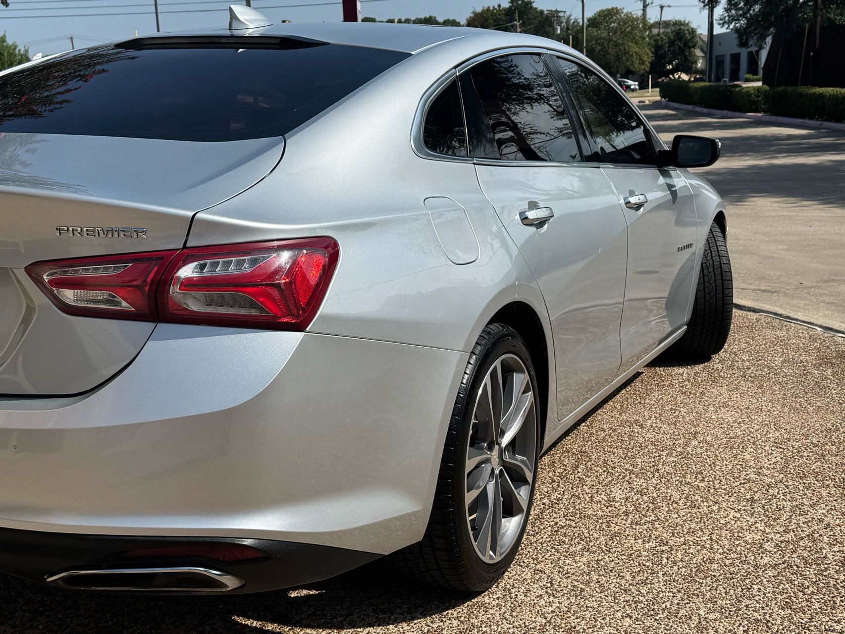 Used 2020 Chevrolet Malibu Premier FWD image 4