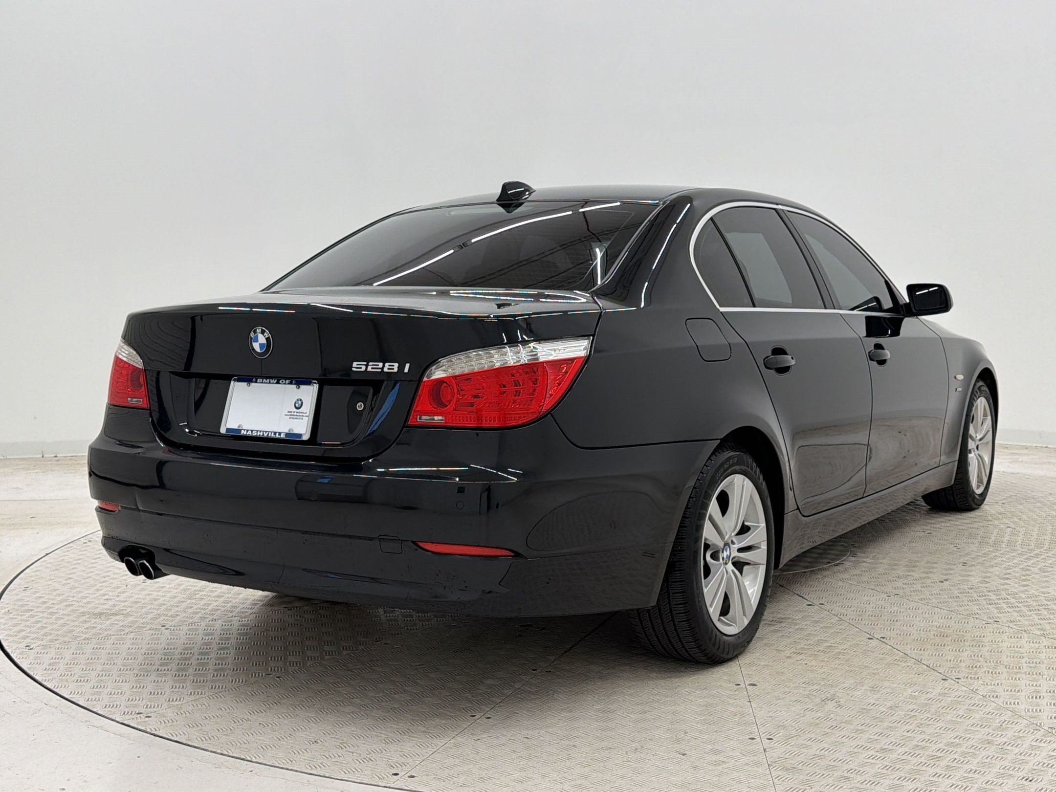 Used 2009 BMW 528i xDrive Sedan AWD/4WD image 9