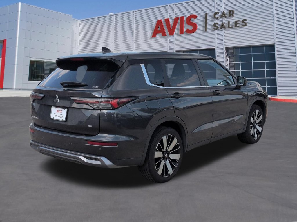 Used 2025 Mitsubishi Outlander SE AWD/4WD image 6