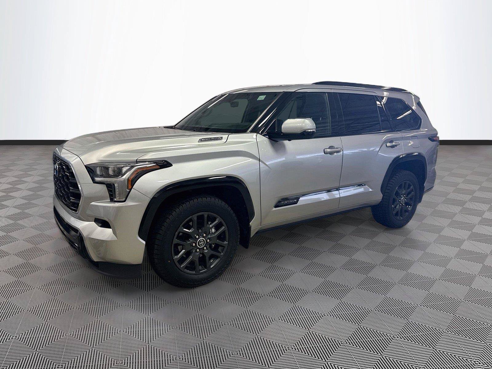Used 2023 Toyota Sequoia Platinum AWD/4WD image 3