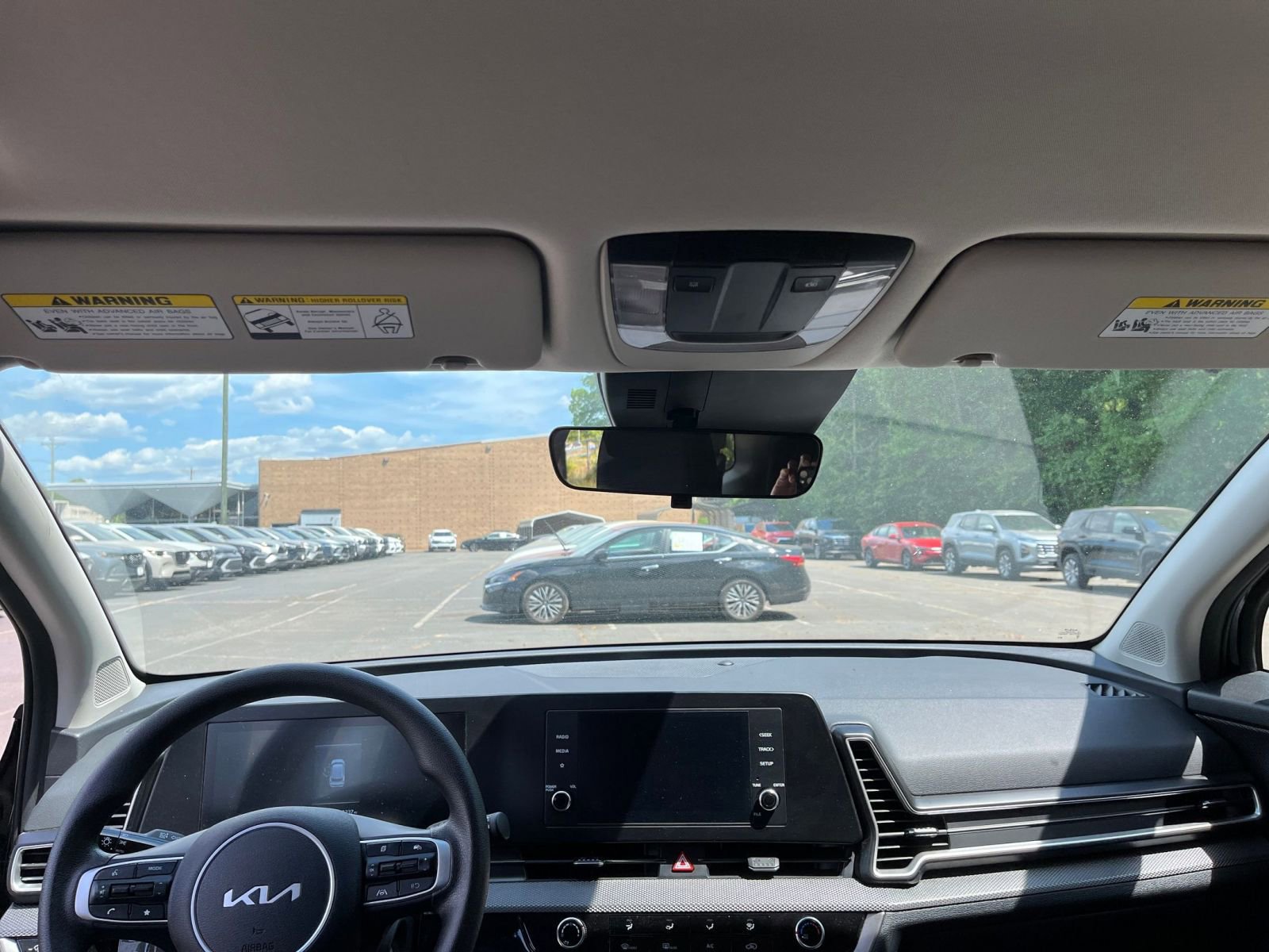 Used 2025 Kia Sportage LX FWD image 32