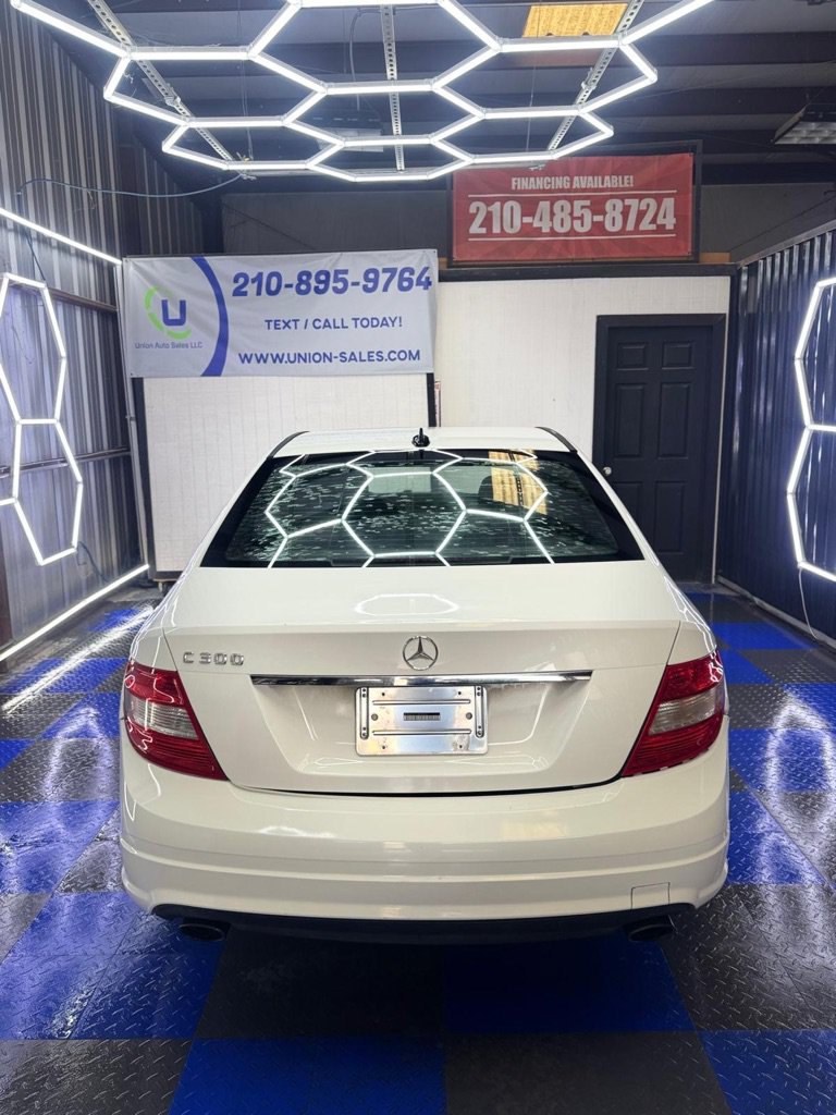 Used 2009 Mercedes-Benz C 300 Sedan image 20