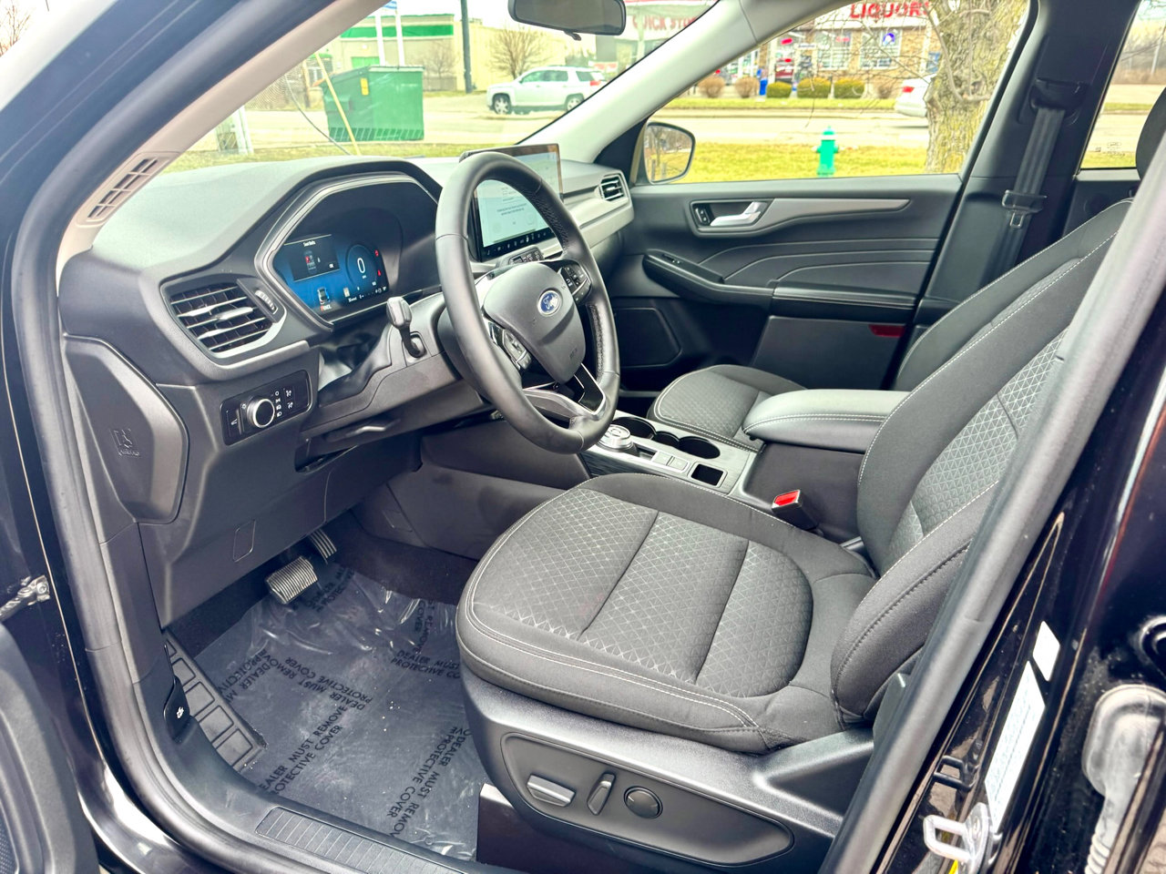 Used 2025 Ford Escape Active w/ Active Premium Tech Pack image 18