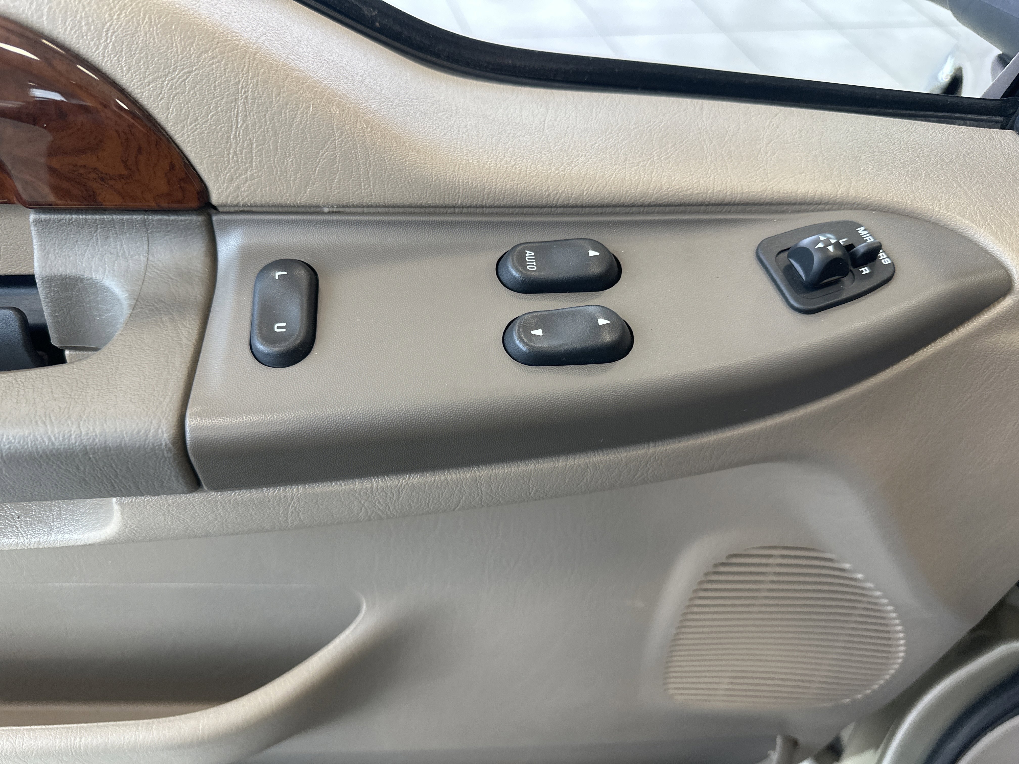 Used 2001 Ford F350 4x4 SuperCab DRW Super Duty image 11