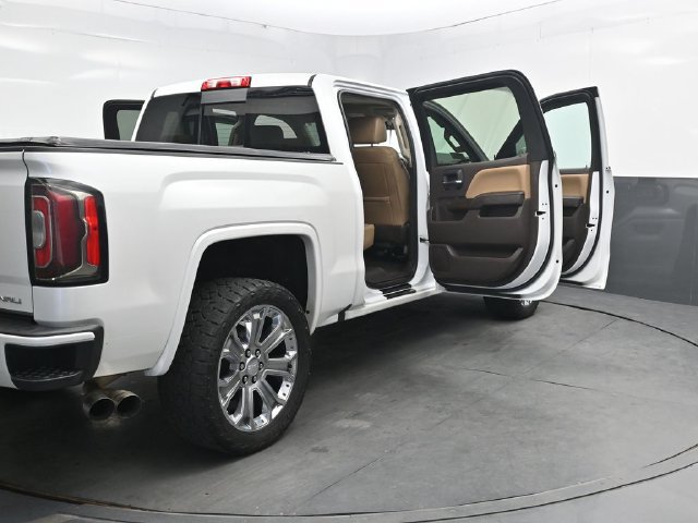 Used 2017 GMC Sierra 1500 Denali w/ Denali Ultimate Package AWD/4WD image 46
