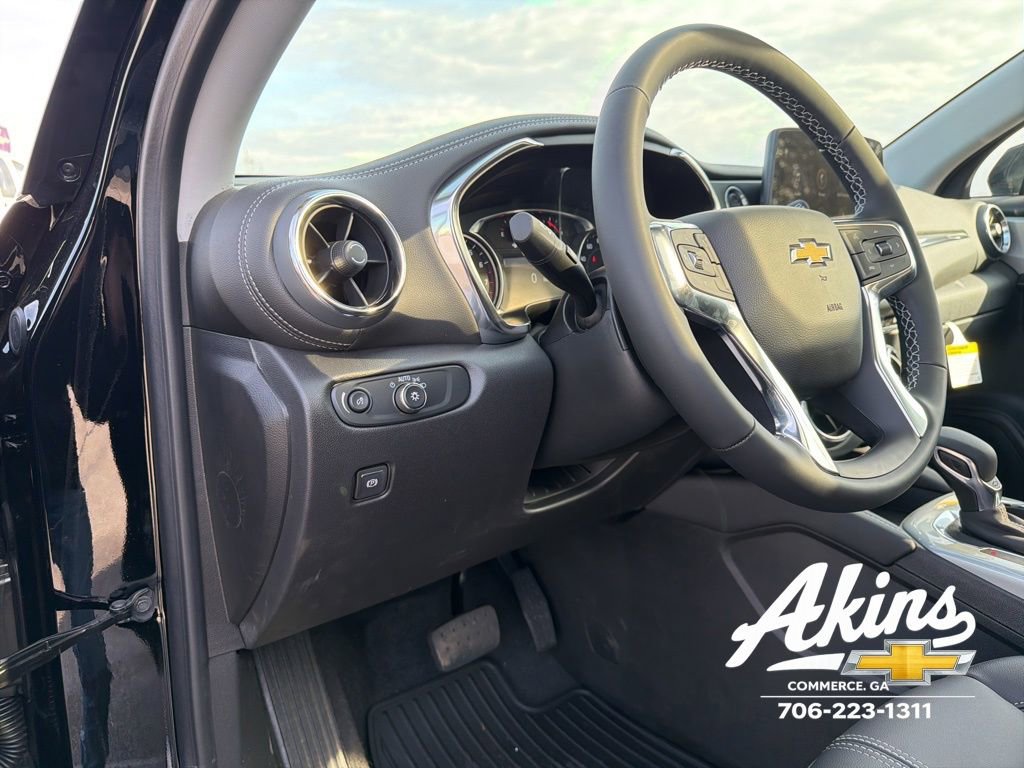 New 2026 Chevrolet Blazer LT w/ LPO, Black Sport Package FWD image 14