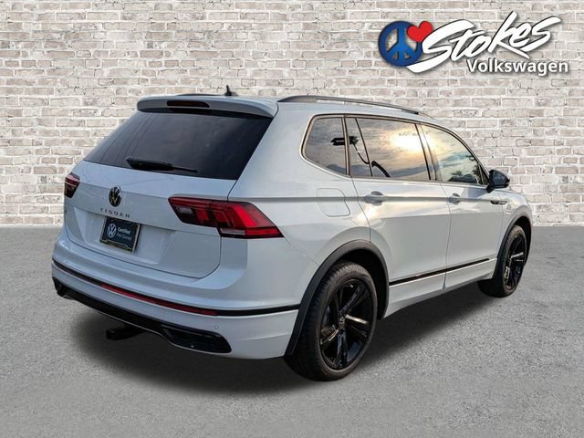Certified 2024 Volkswagen Tiguan SE R-Line FWD image 4