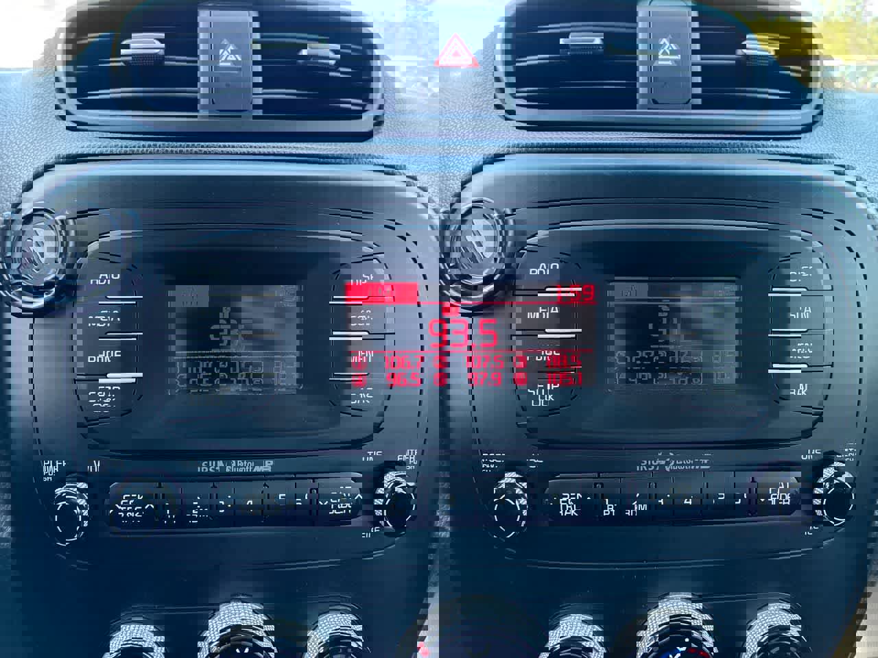 Used 2014 Kia Soul + image 13