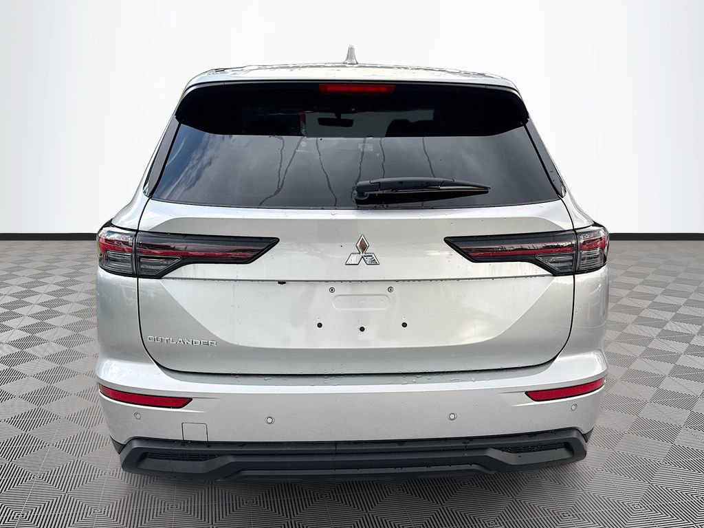 New 2026 Mitsubishi Outlander ES image 6