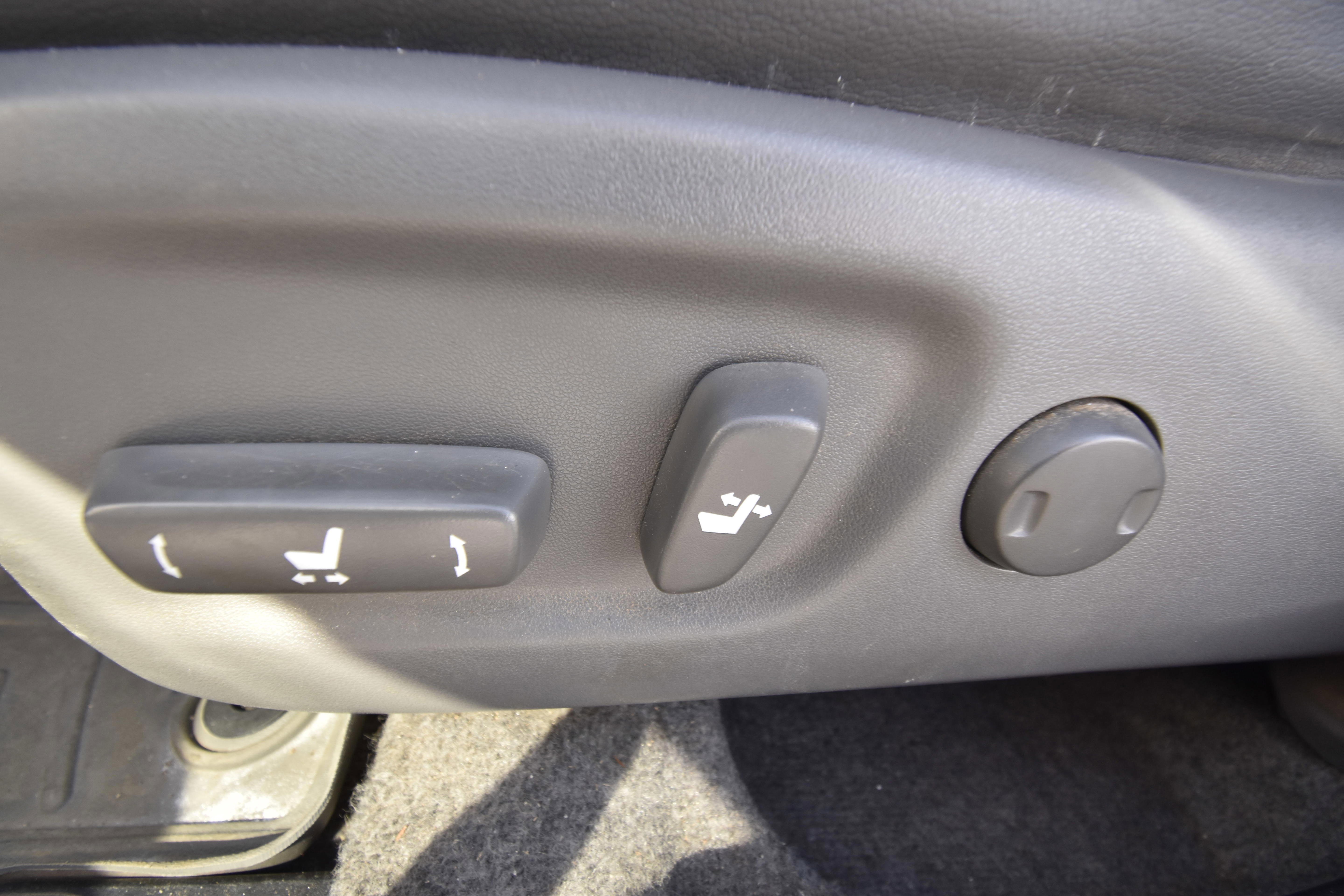 Used 2013 Toyota Prius Four FWD image 10