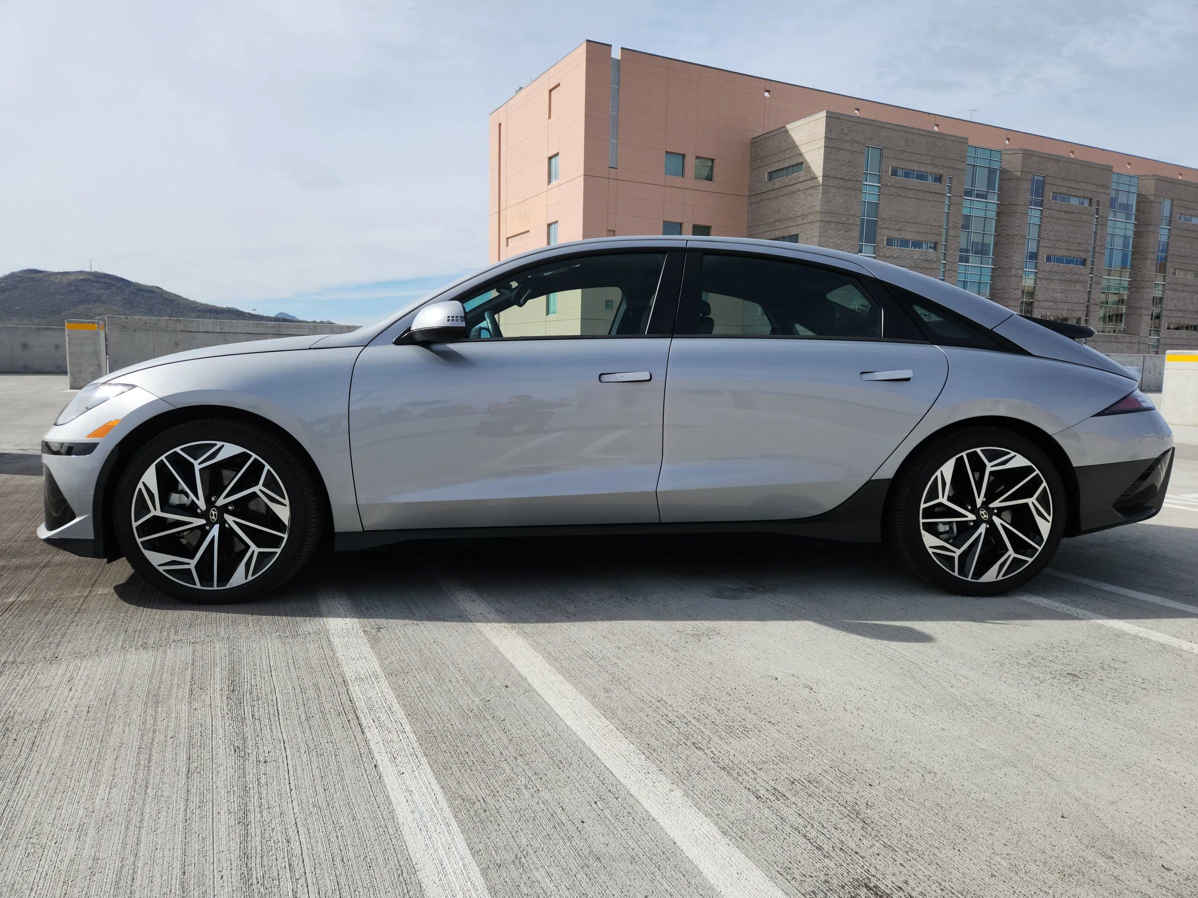 Used 2023 Hyundai Ioniq 6 SEL image 16