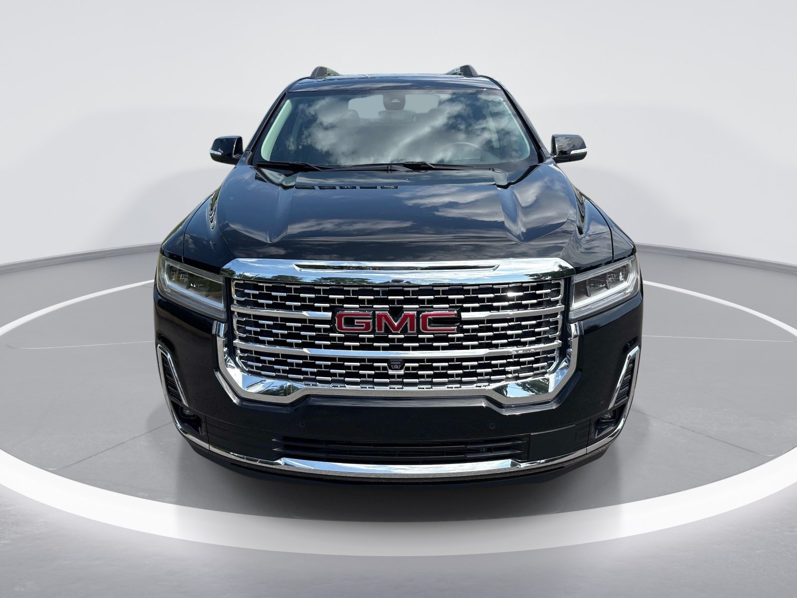 Used 2023 GMC Acadia Denali w/ Denali Technology Package FWD image 2