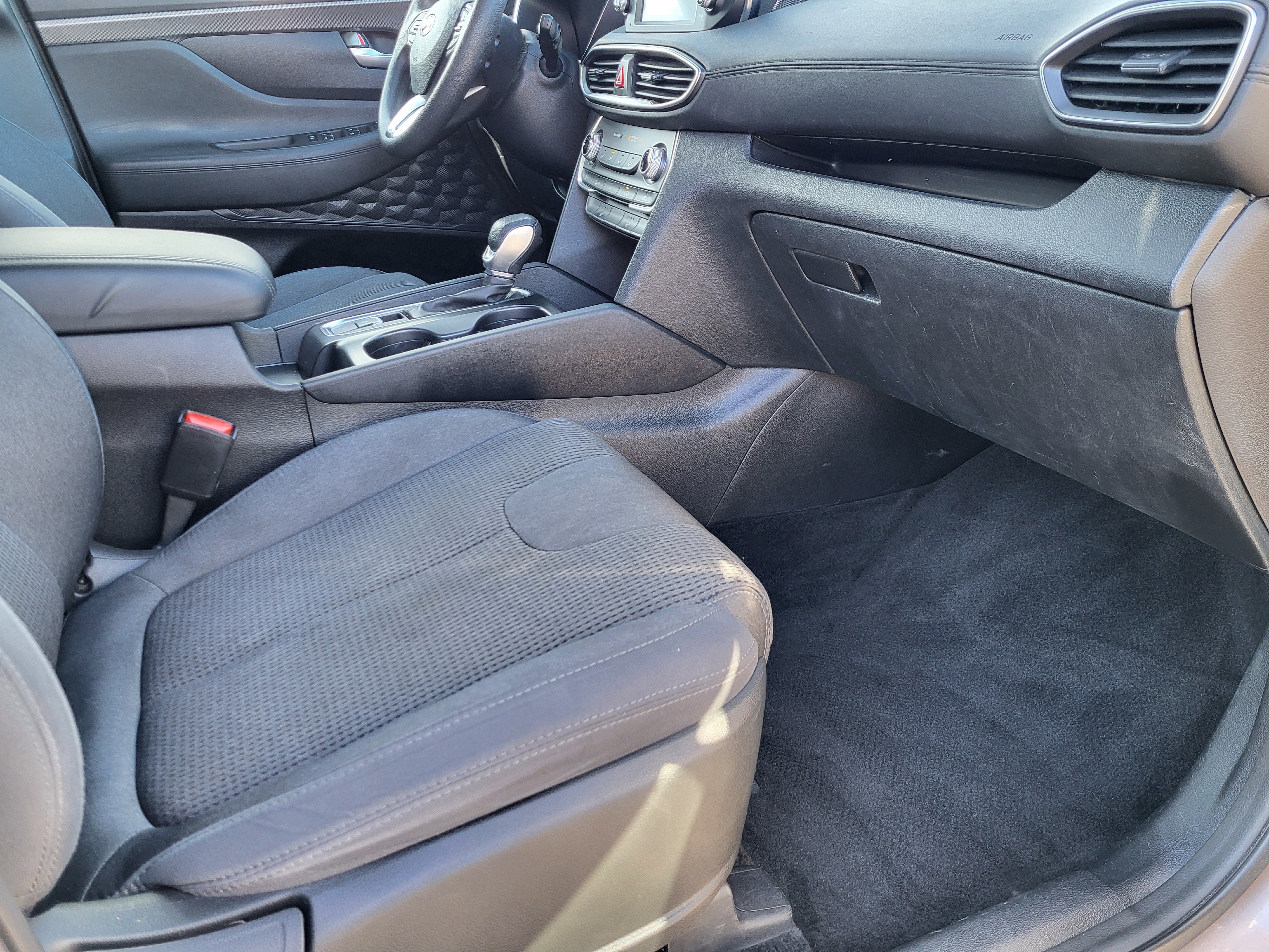 Used 2019 Hyundai Santa Fe SEL image 16