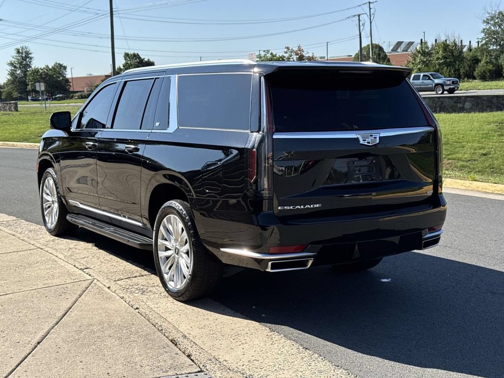 Used 2024 Cadillac Escalade ESV Luxury RWD image 23