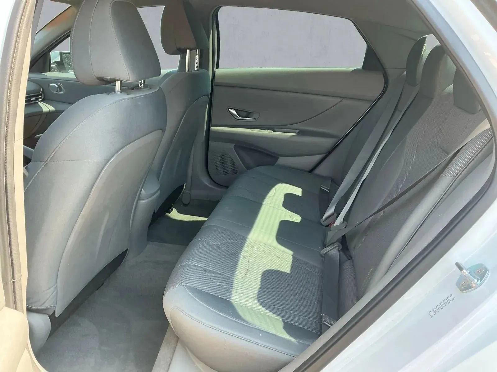 Used 2022 Hyundai Elantra SE image 13