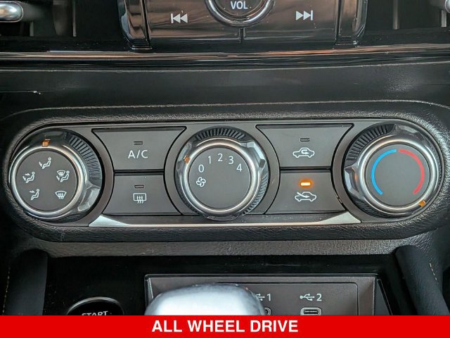 Certified 2025 Nissan Kicks SV AWD/4WD image 26