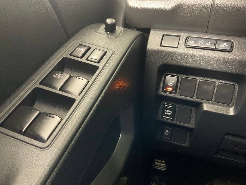 Used 2025 Nissan Frontier SV RWD image 19