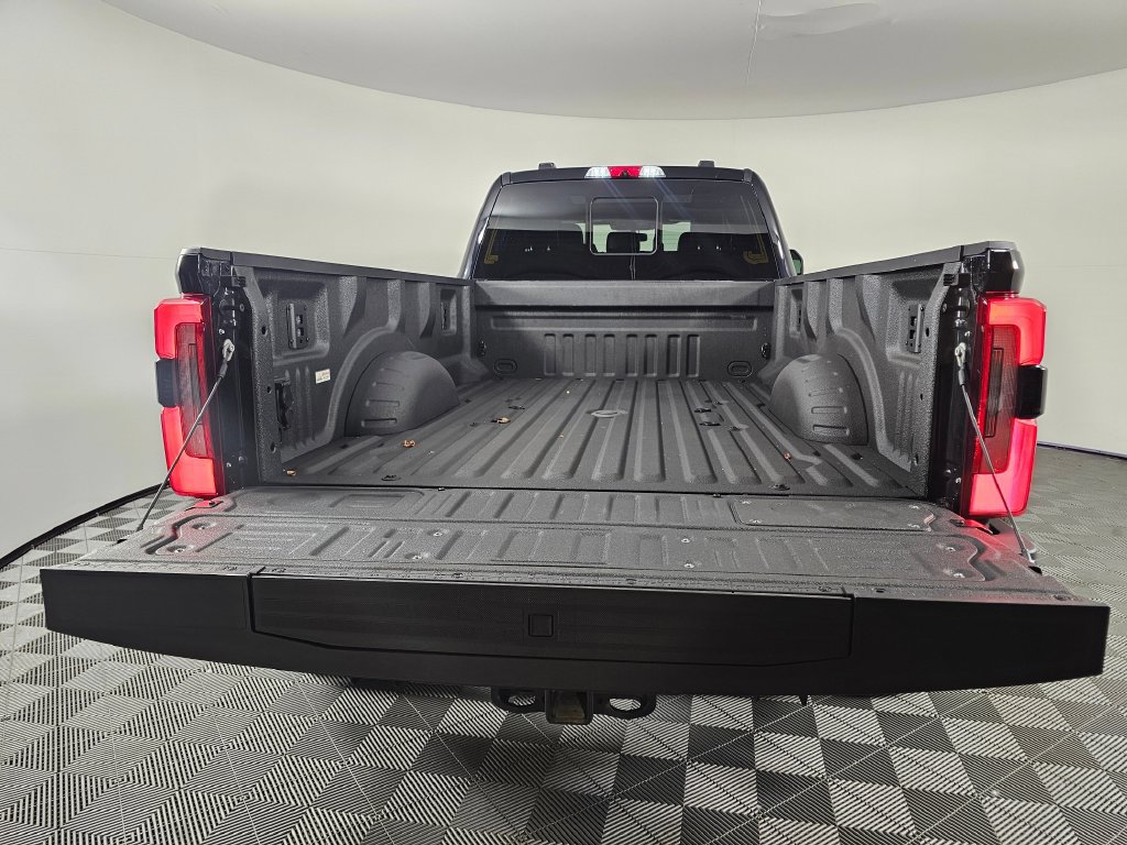 Certified 2025 Ford F450 Platinum w/ FX4 Off-Road Package AWD/4WD image 17