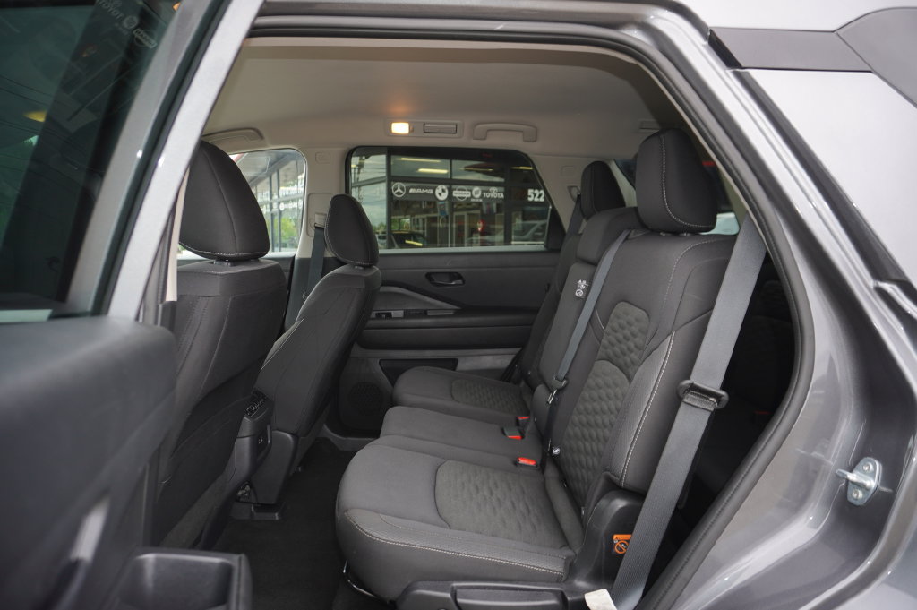 Used 2025 Nissan Pathfinder SV AWD/4WD image 26