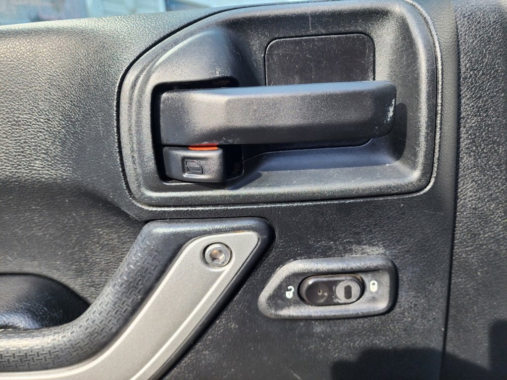 Used 2017 Jeep Wrangler Unlimited Rubicon image 19