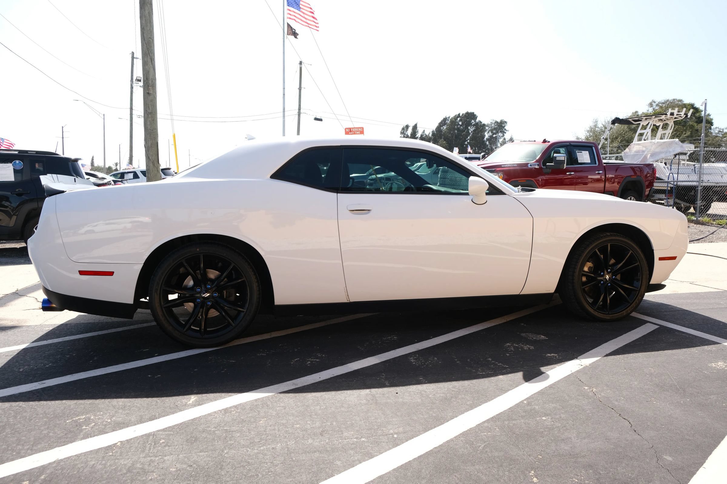 Used 2018 Dodge Challenger SXT Plus RWD image 4