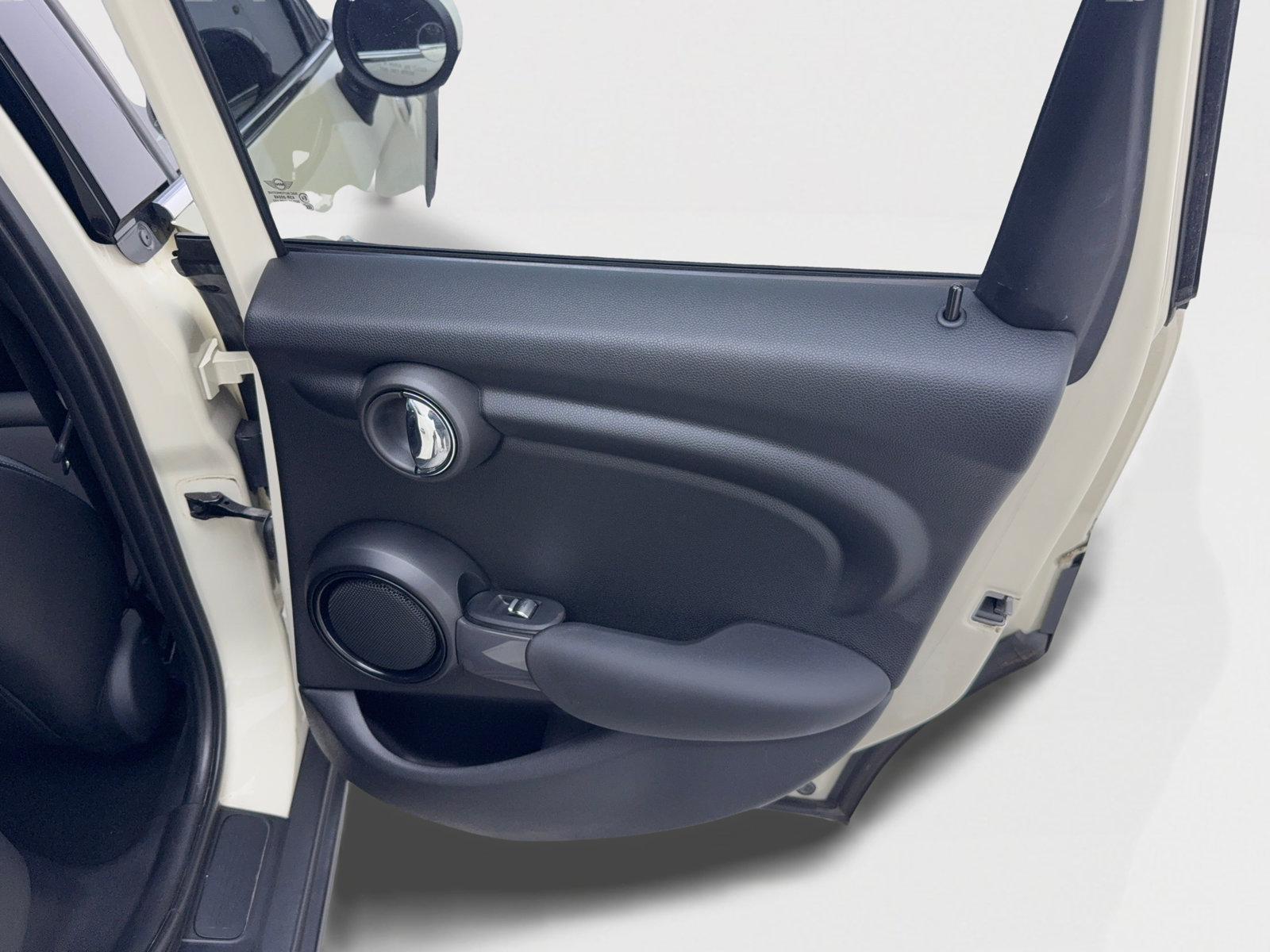 Used 2020 MINI Cooper 4-Door Hardtop FWD image 40