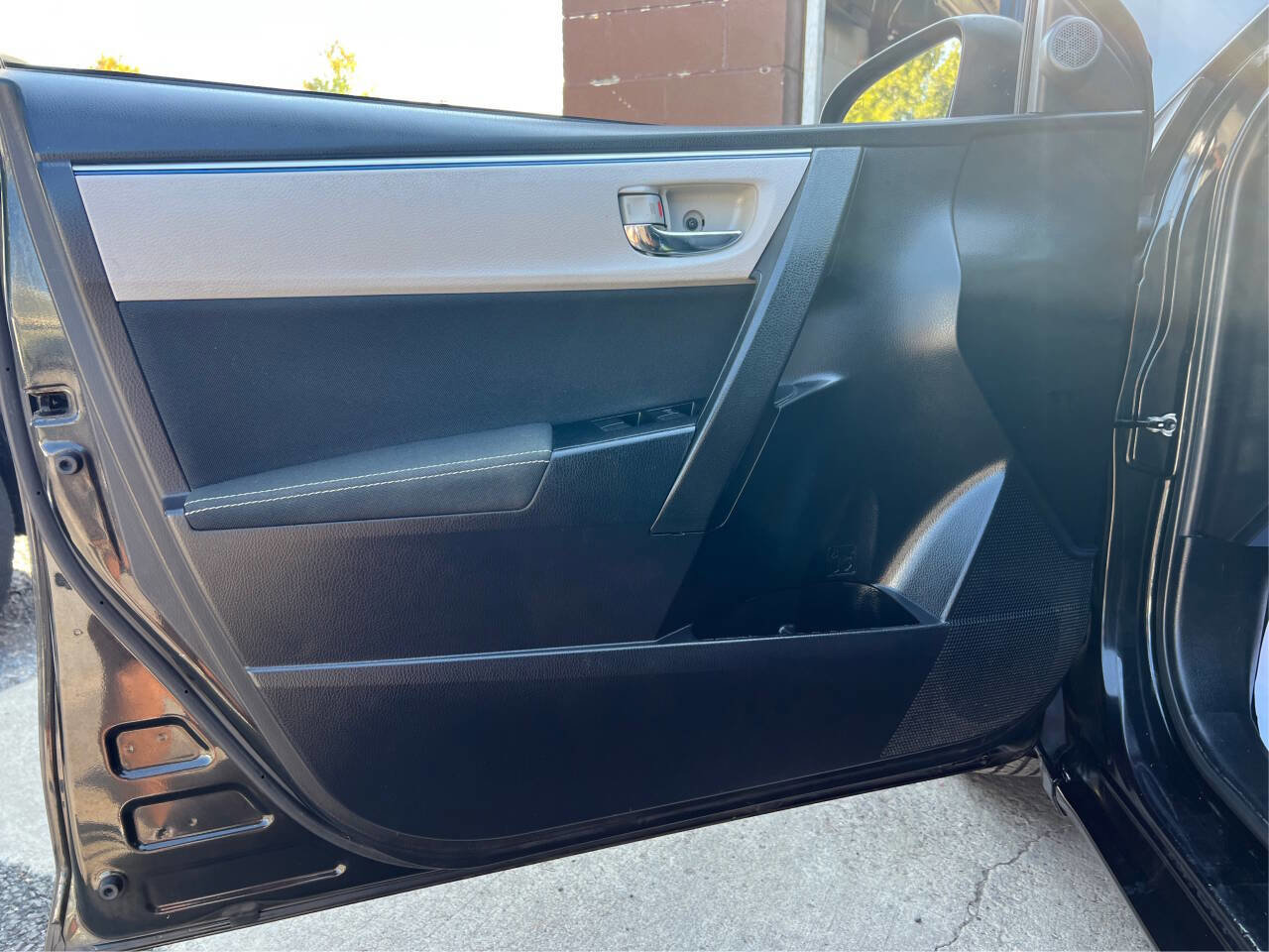 Used 2016 Toyota Corolla image 17