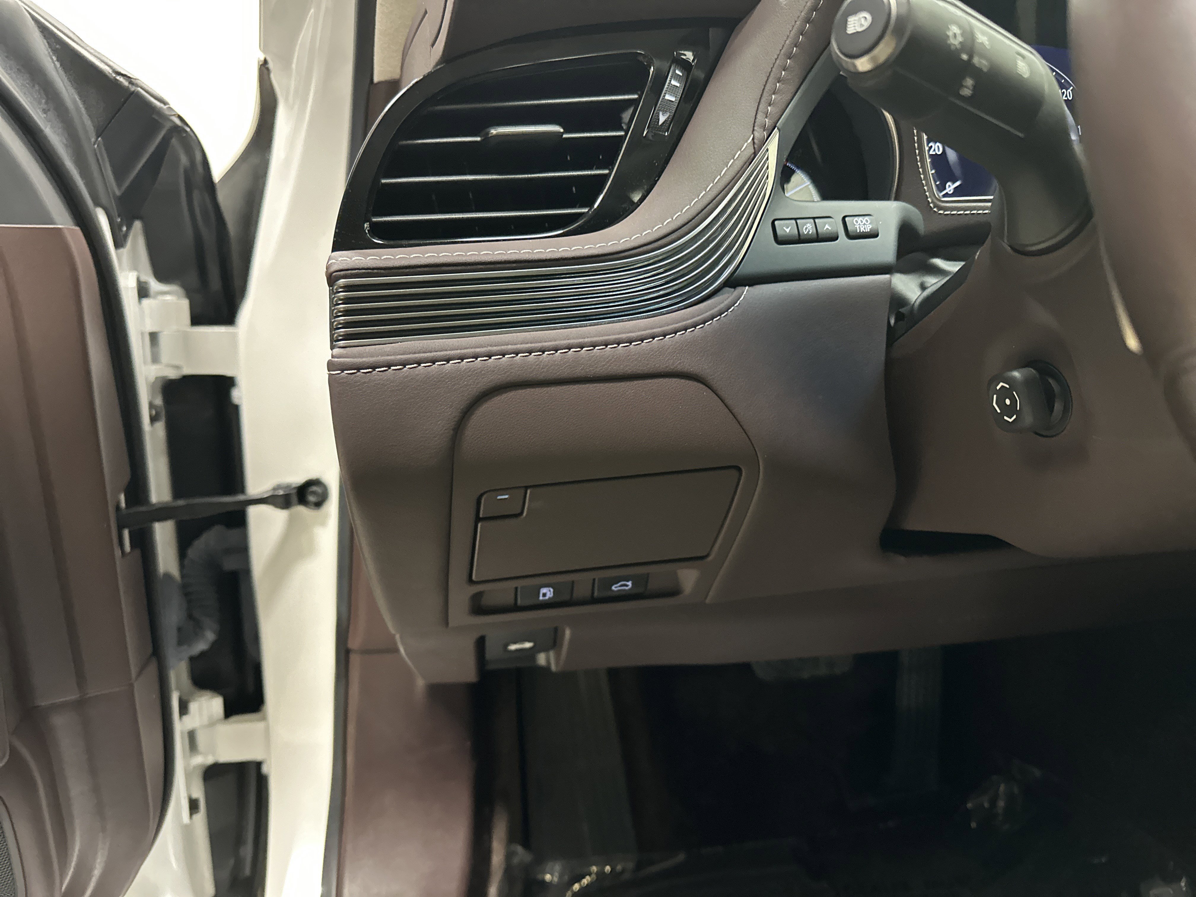 Used 2019 Lexus LS 500 AWD image 37