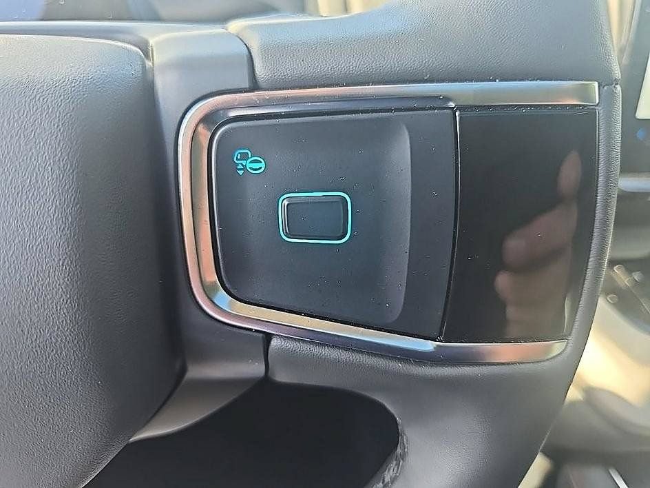 Used 2025 Ford Expedition Active AWD/4WD image 21