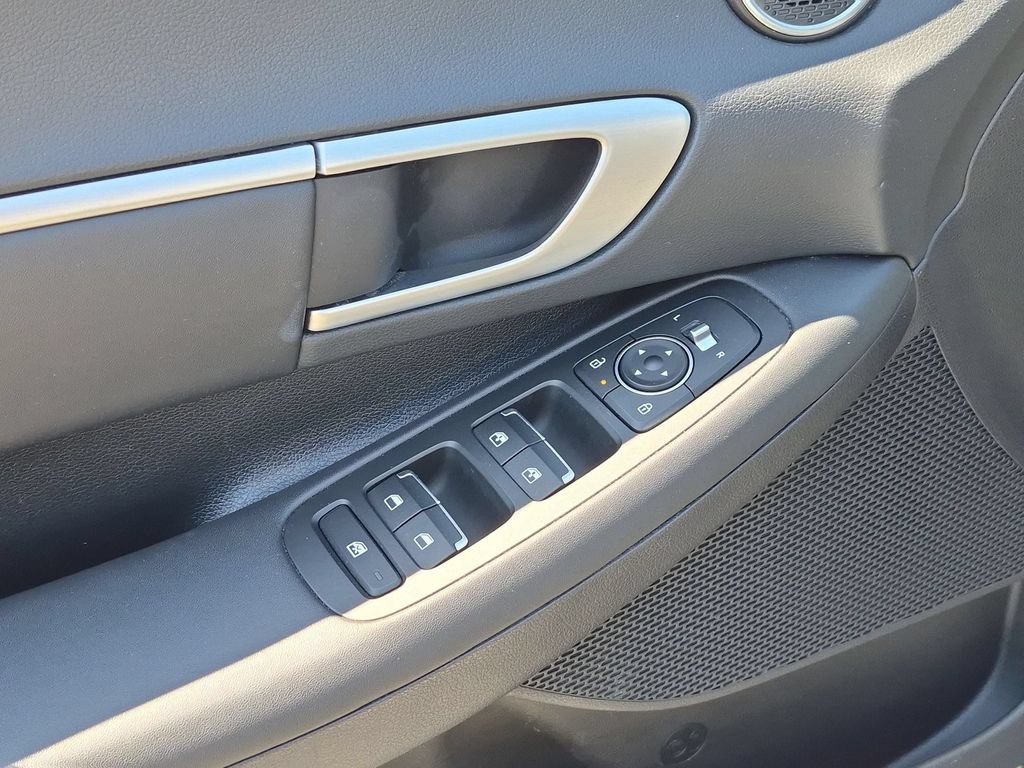Used 2025 Hyundai Sonata SEL FWD image 13