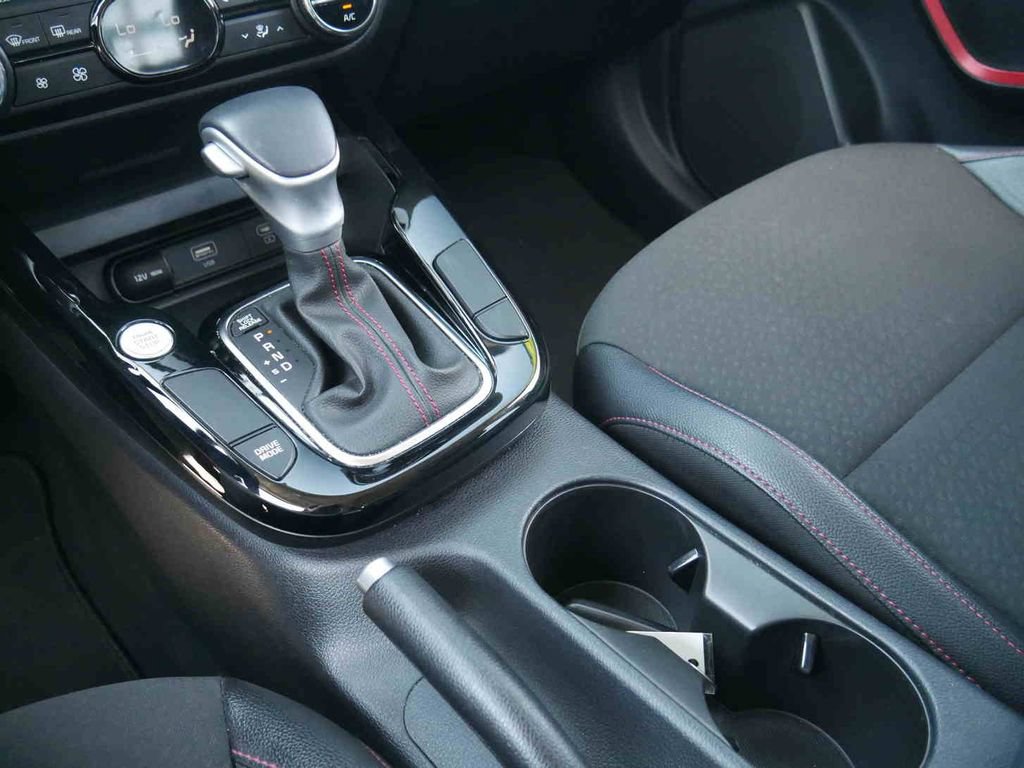 Used 2024 Kia Soul GT-Line FWD image 26